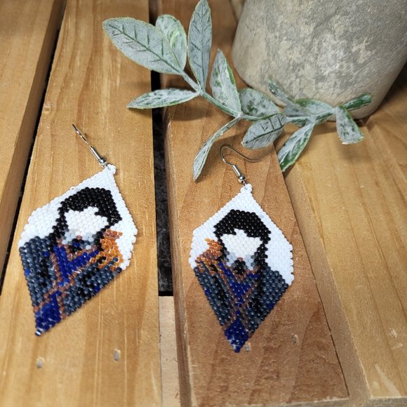 Handmade Goth Girl Wednesday With Its' Hand on Shoulder Beaded Earrings - Picture 6 of 10